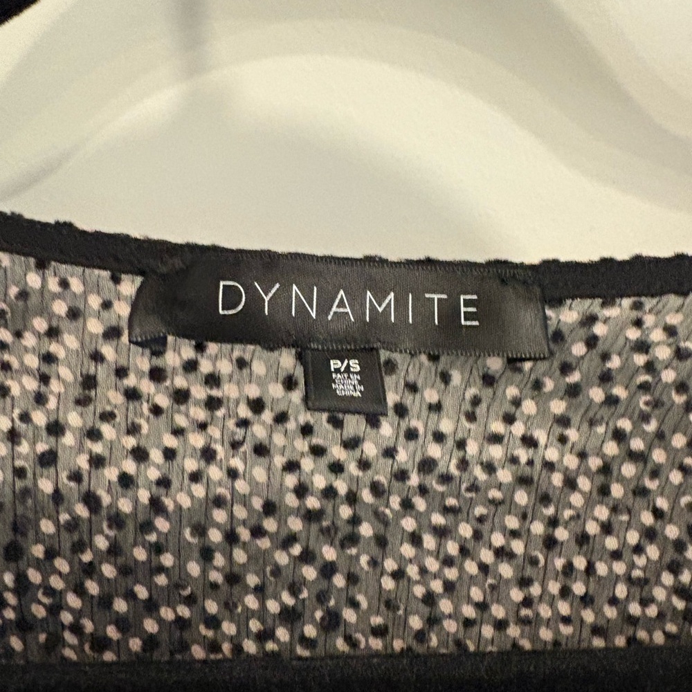 DYNAMITE SPECKLED RUFFLE DRESS - Picture 6 of 8